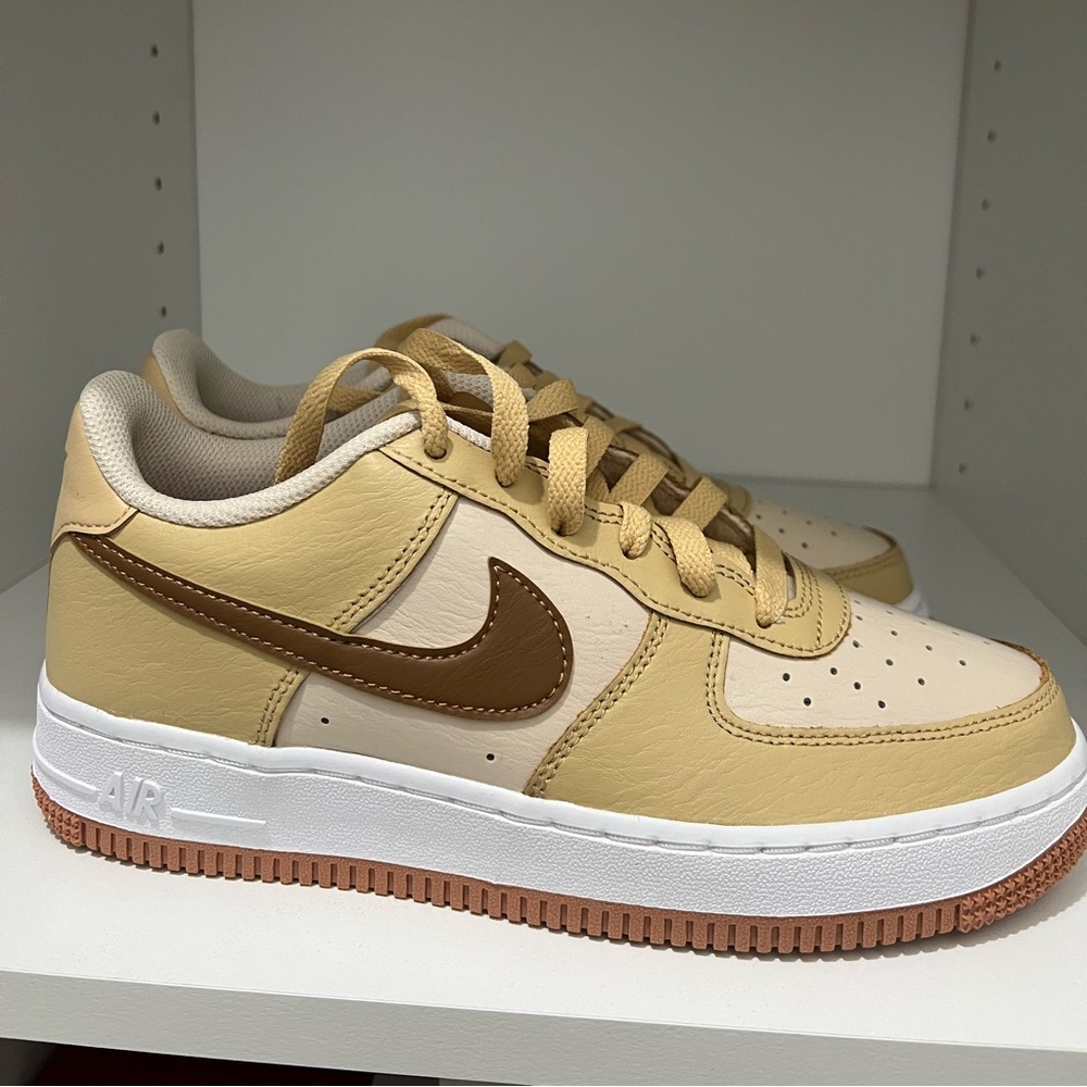 Brand new without tags nike air force 1 lv8 pearl white ale brown